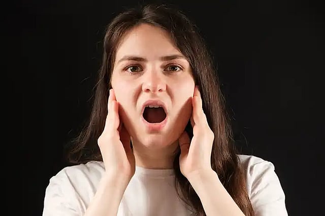 photo of woman with tmd and facial pain